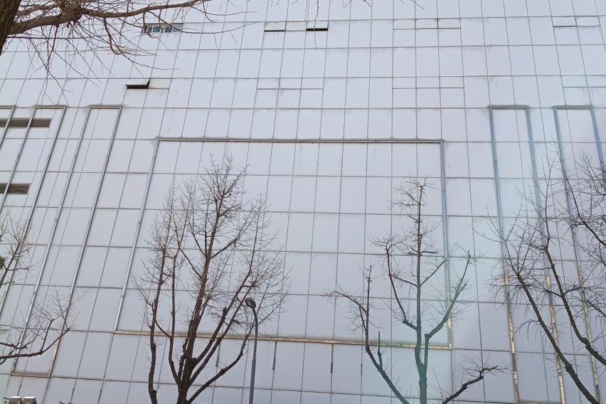 끝에 위치해 조용