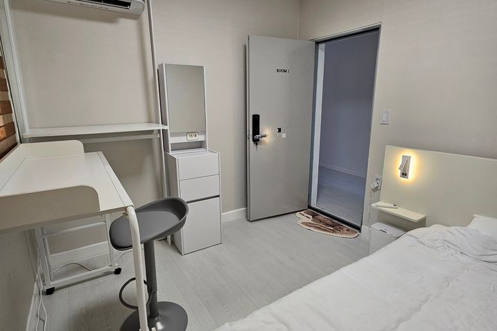 Room 1 3th image