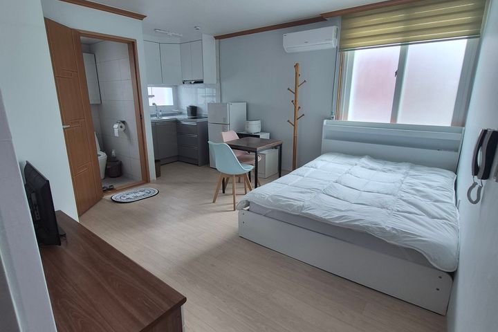 Short-term Rentals in Sacheon City 2th image