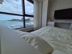 *Ocean House*π 5th image
