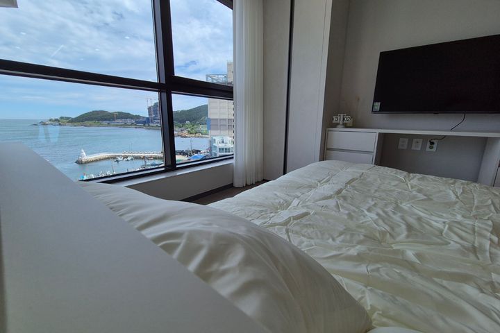 *Ocean House*π 5th image