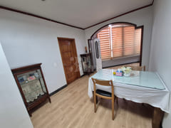 Fully furnished, west-facing, 4-bedroom unit 0th image