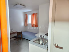 Clean studio apartment in a triple station ar 3th image