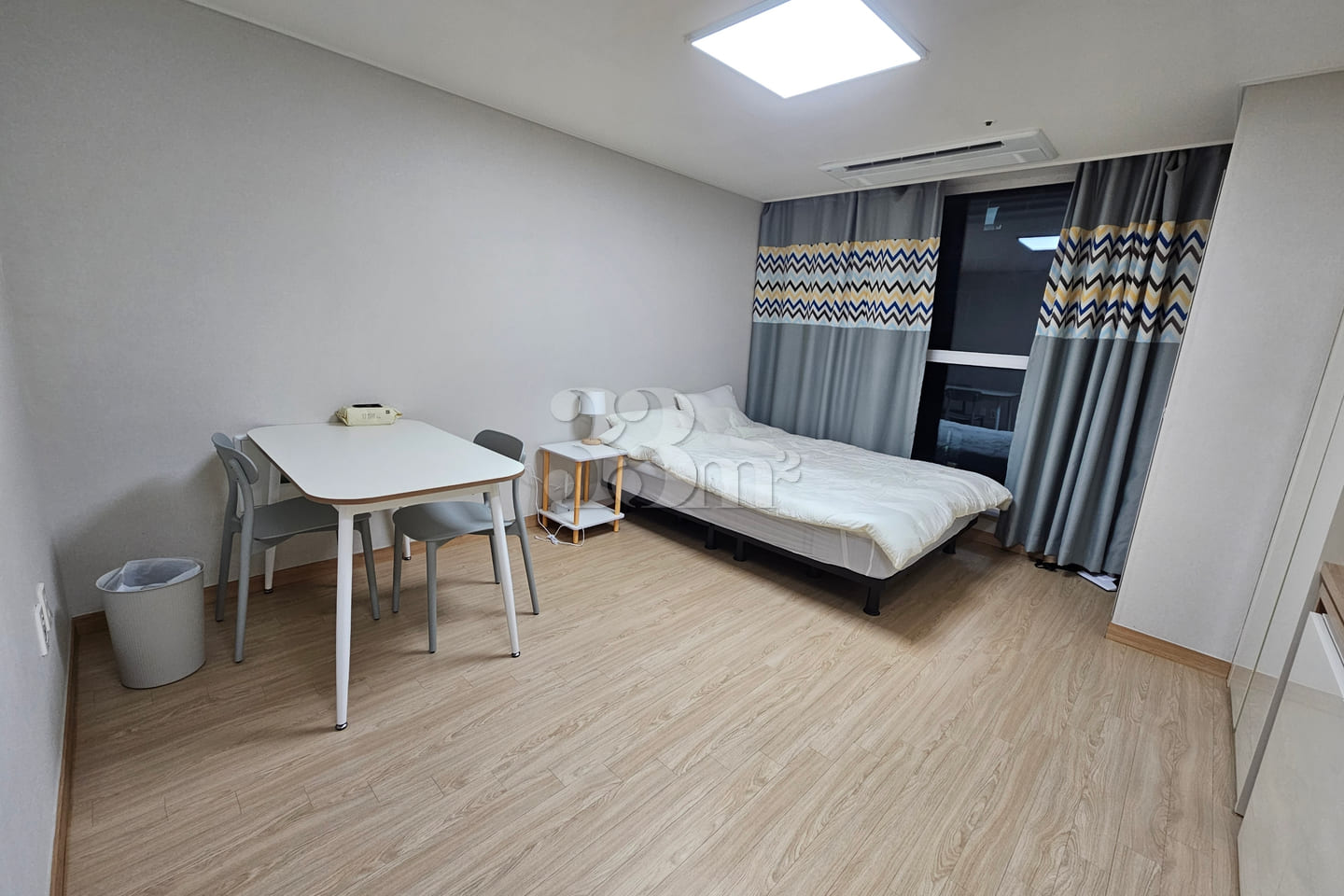 Spacious studio apartment, 5 minutes from Pye 0th image