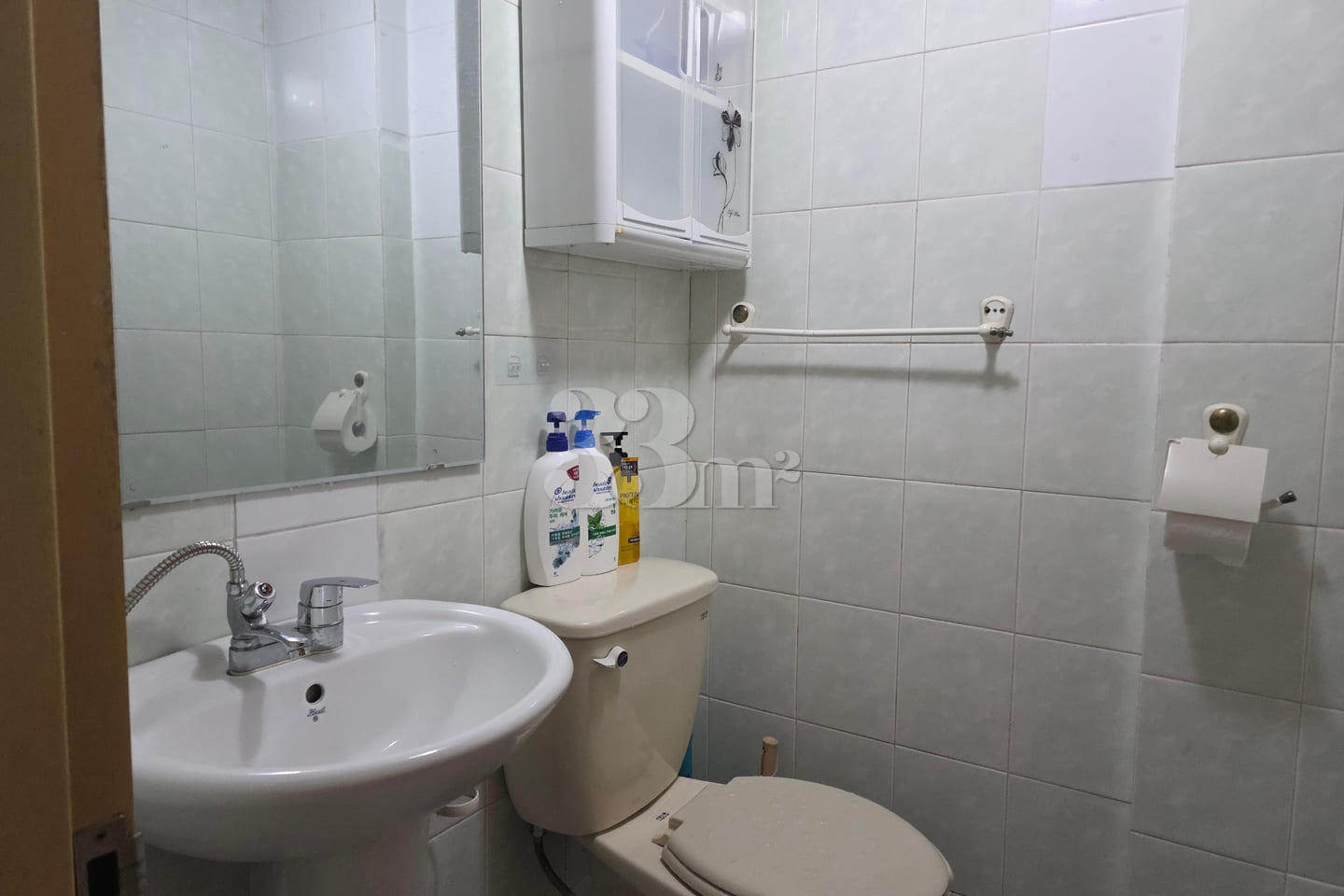 Room 202 5th image