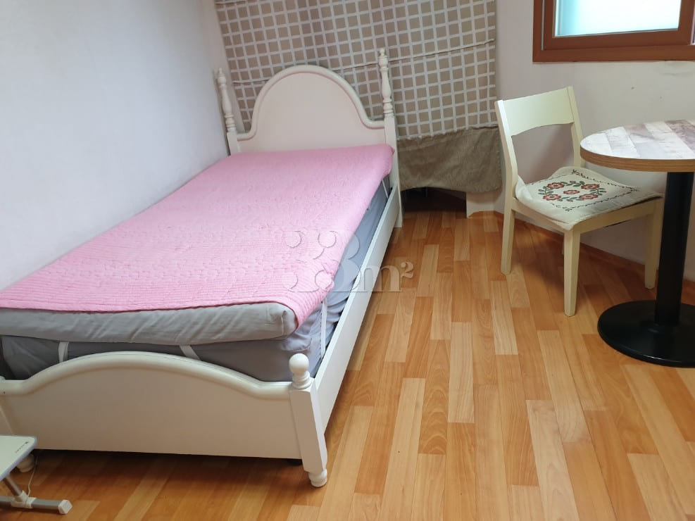 Studio (Unit 302), 4-minute walk from Baesan  0th image