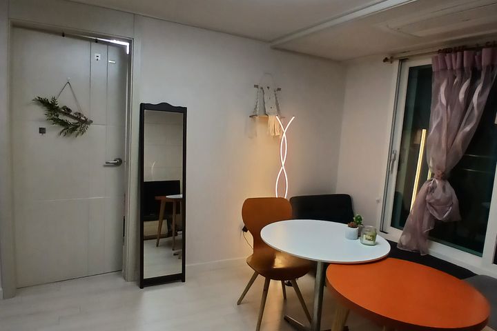 Two-room apartment in Junggok-dong with parki 3th image
