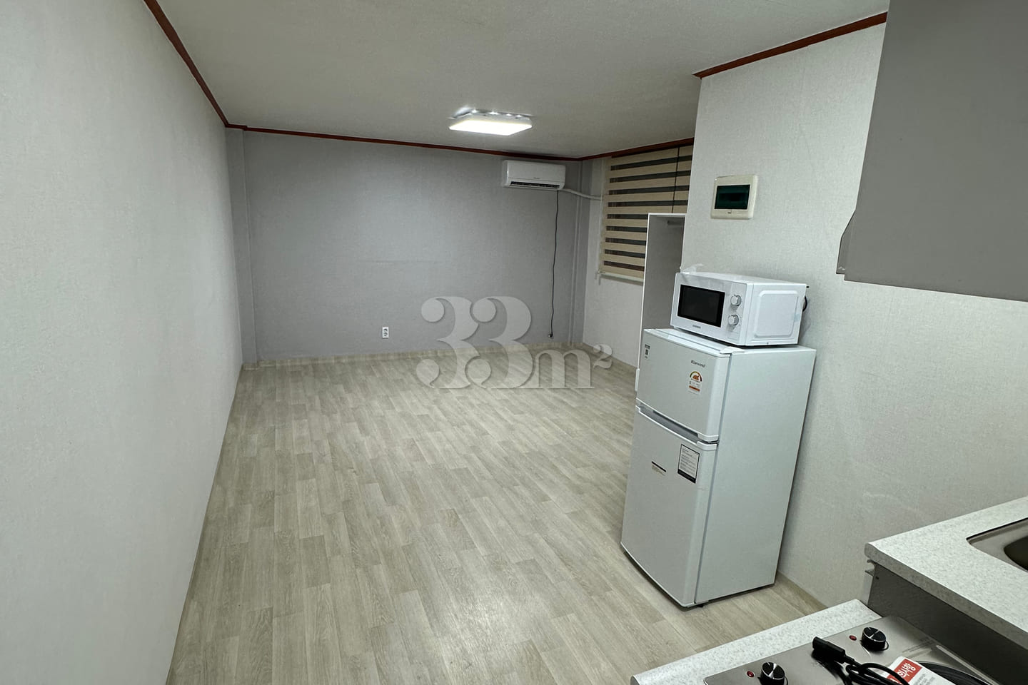 Studio apartment near the subway station, ful 1th image