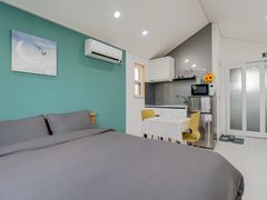 Studio-style private pension, Building C 2th image