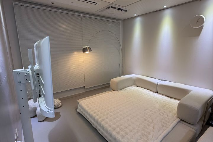 Grave Room 6번째 이미지