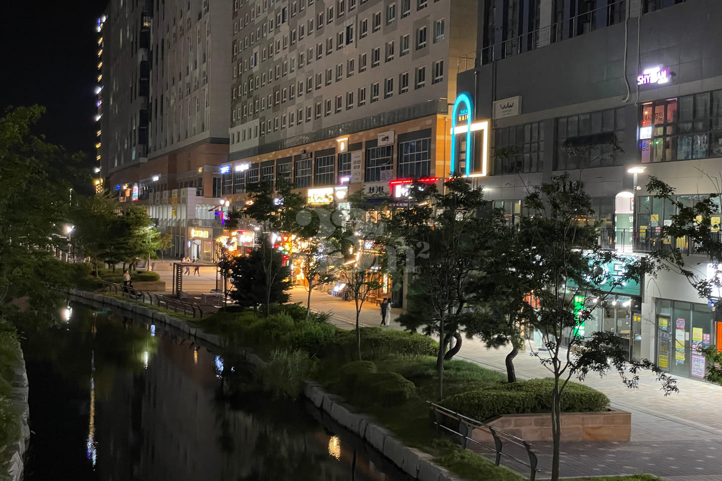 A night view hotspot overlooking the lake✨ 11th image