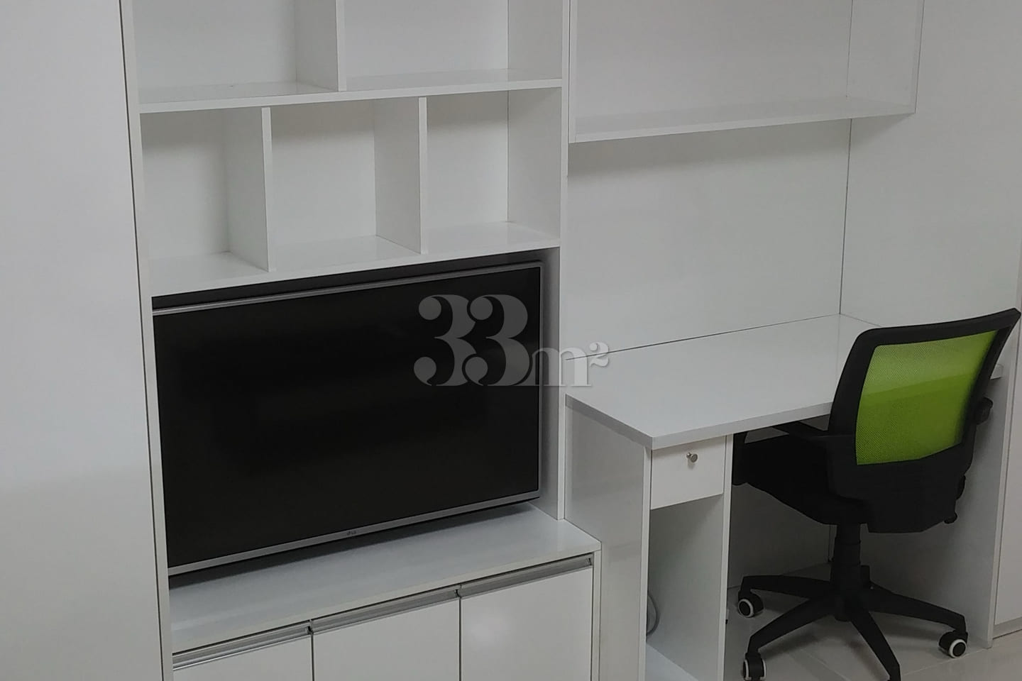 Fully furnished open-plan studio apartment 6th image