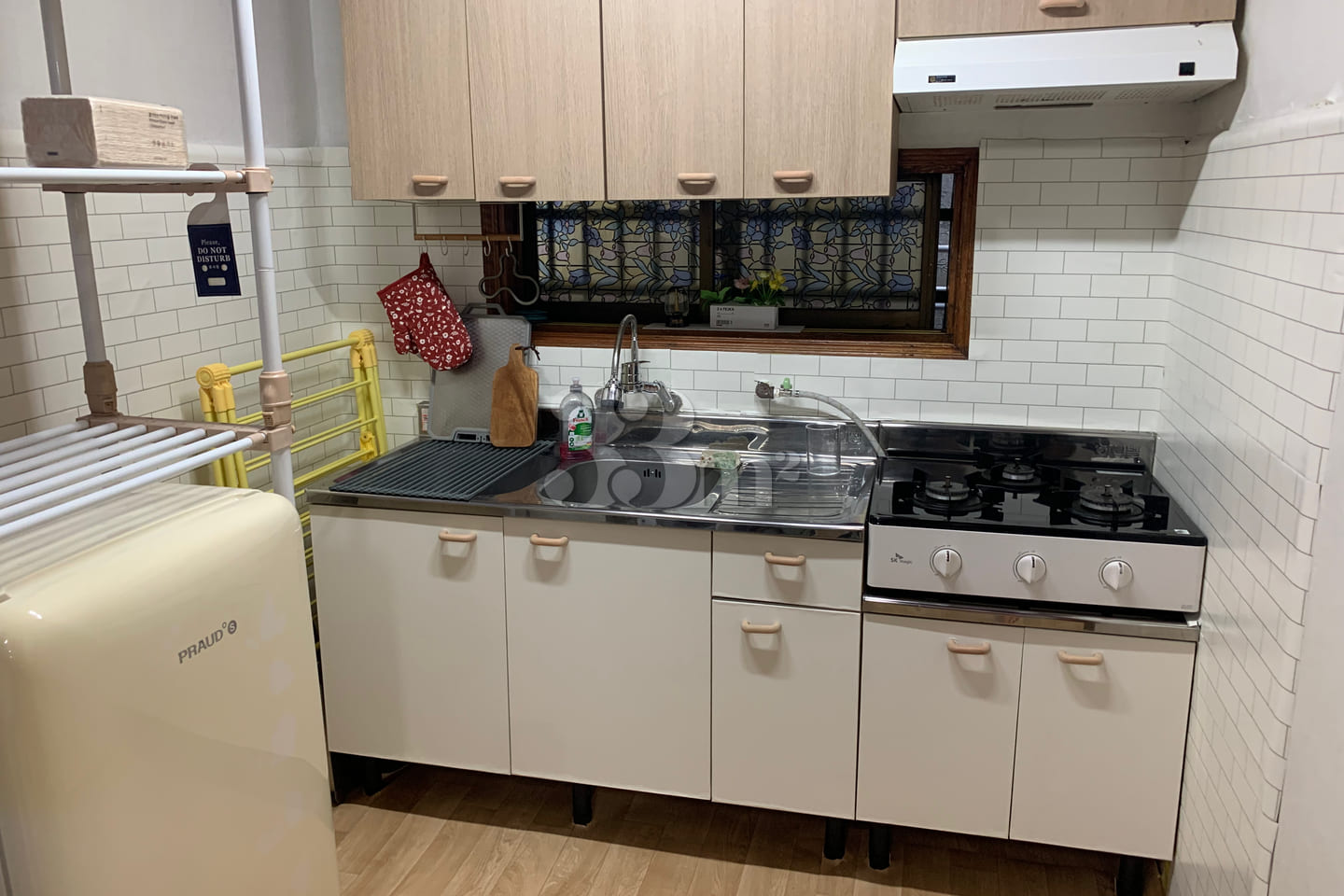 Cost-effective two-bedroom near Moran Station 3th image