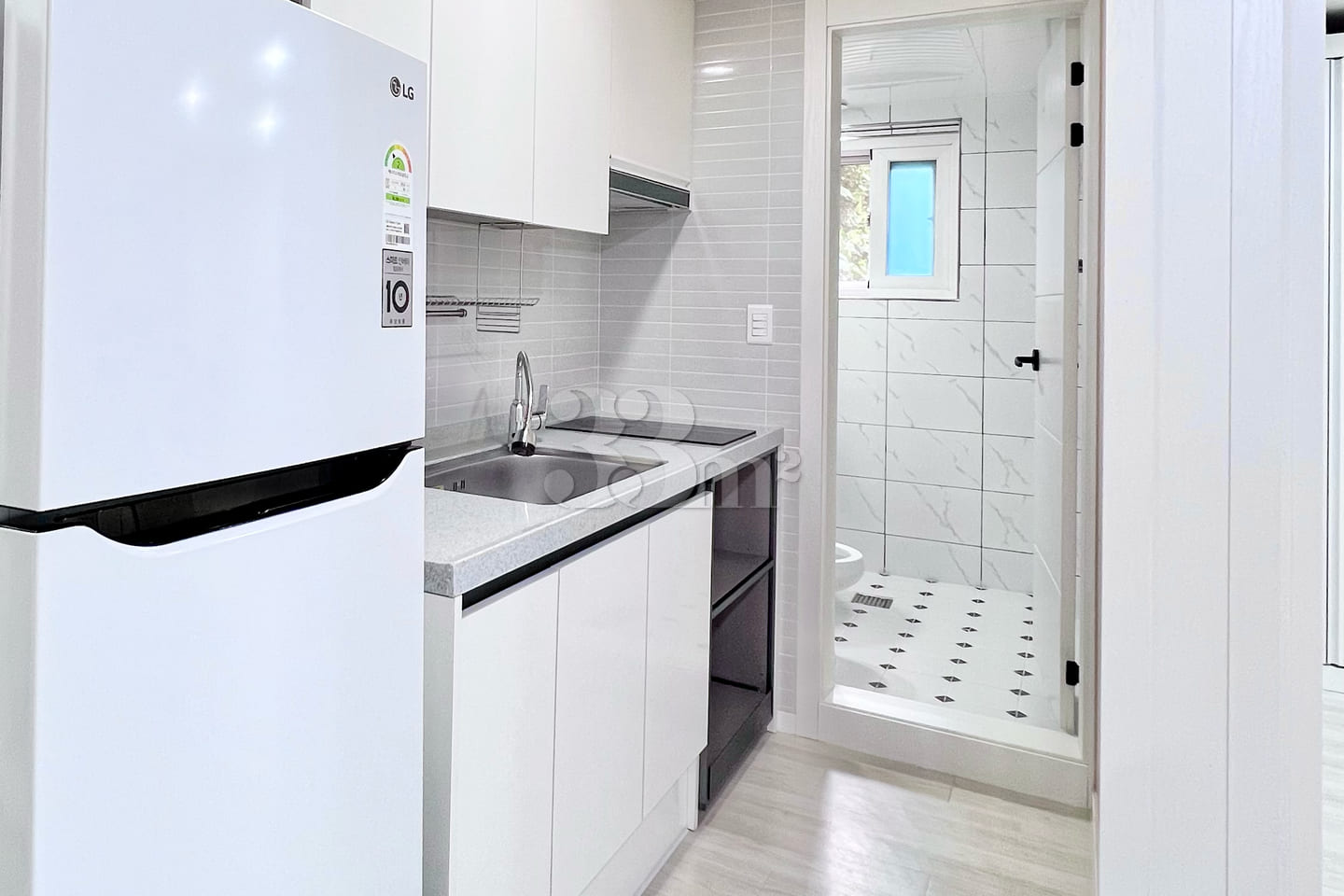 Fully furnished, clean room_No. 2 7th image