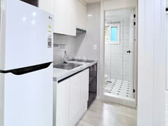 Fully furnished, clean room_No. 2 7th image