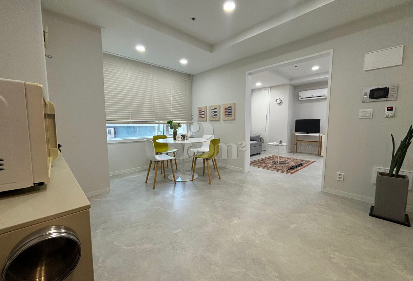 Newly Remodeled, 3 Minutes from Sinseol-dong  14th image