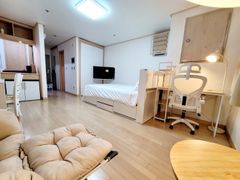 🤵 High-rise view near Sinchon Station (Unit 0th image