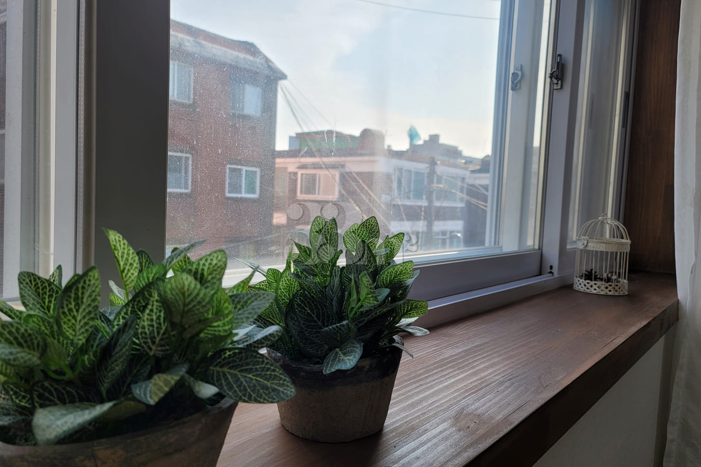 4. Fully renovated, 2 rooms with good natural 0th image