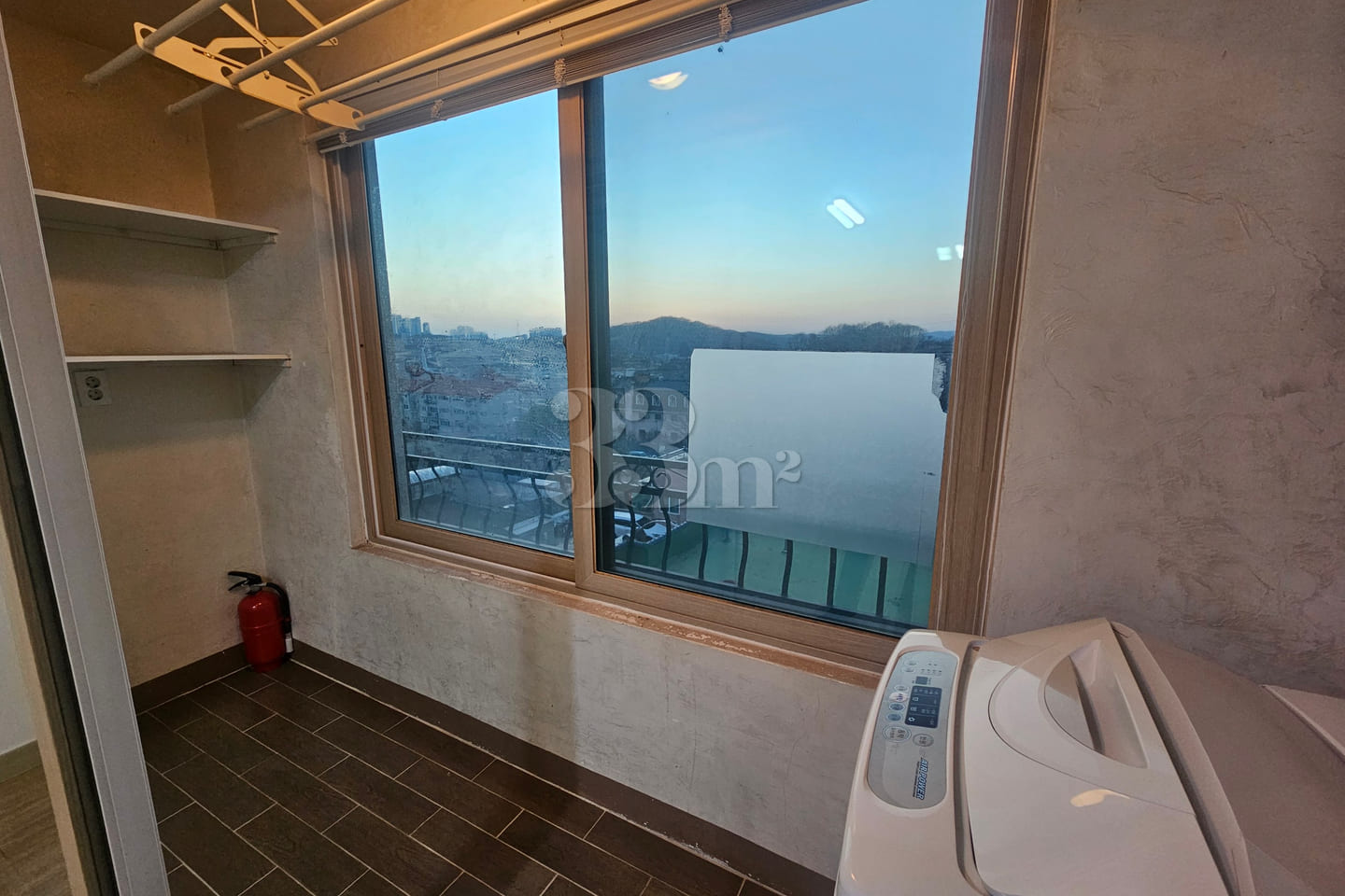 Studio Apartment 403 6th image