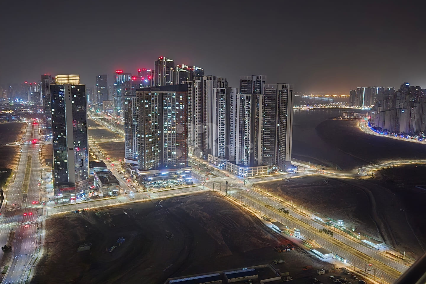 26-pyeong apartment with a high-floor view in 12th image