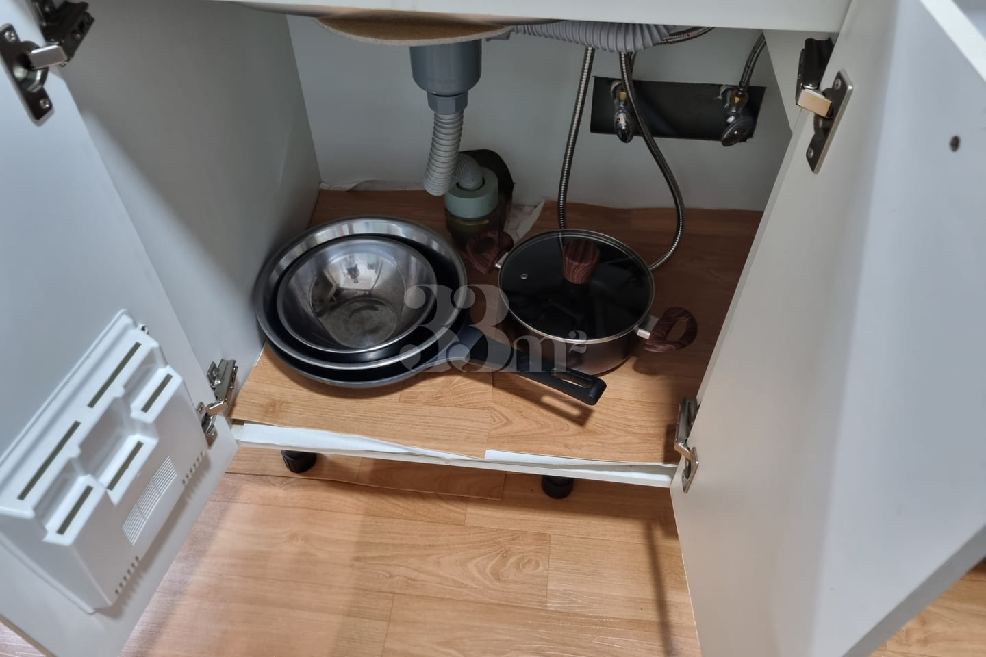 Spacious studio apartment between Hongdae and 4th image