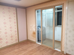 A pretty room 0th image