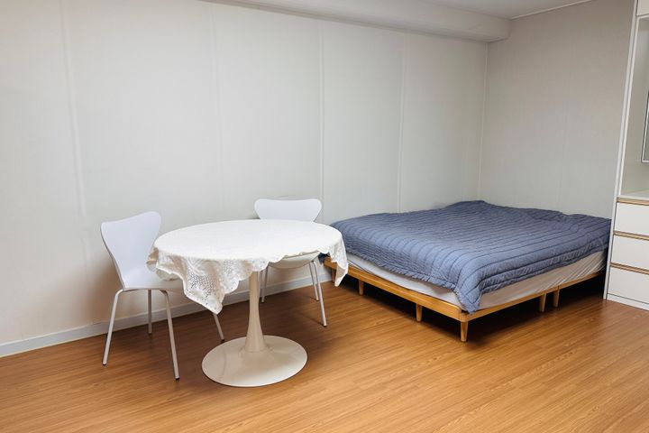 Quiet studio apartment in the city center nea 1th image