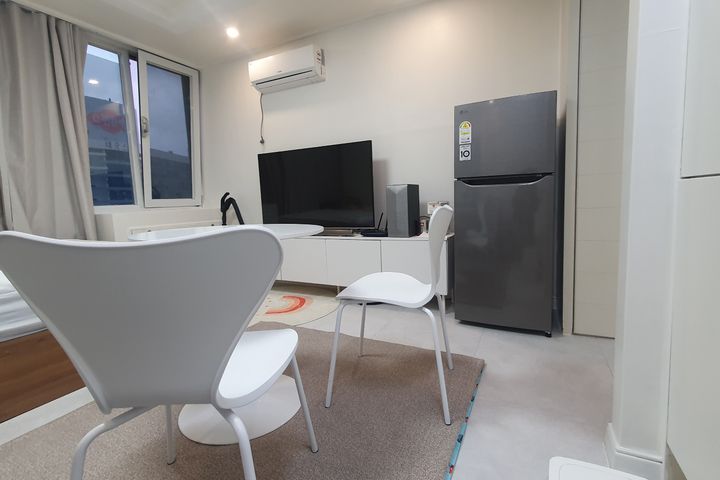 Special Price: Top-floor unit near Lotte Depa 4th image