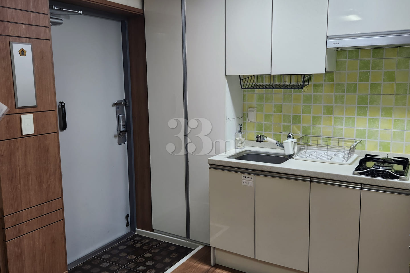 Studio apartment with separate room/balcony 6th image