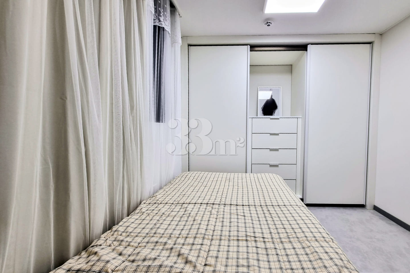 Sunny, fully furnished unit 7th image