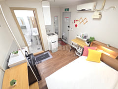 Standard Interior-Facing Room B 0th image