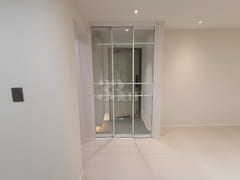Top-of-the-line remodeled 3-room apartment in 18th image