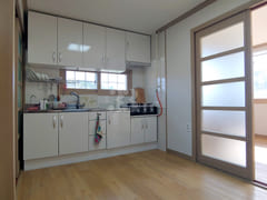 A Sun-Drenched House in Seogwipo 2th image