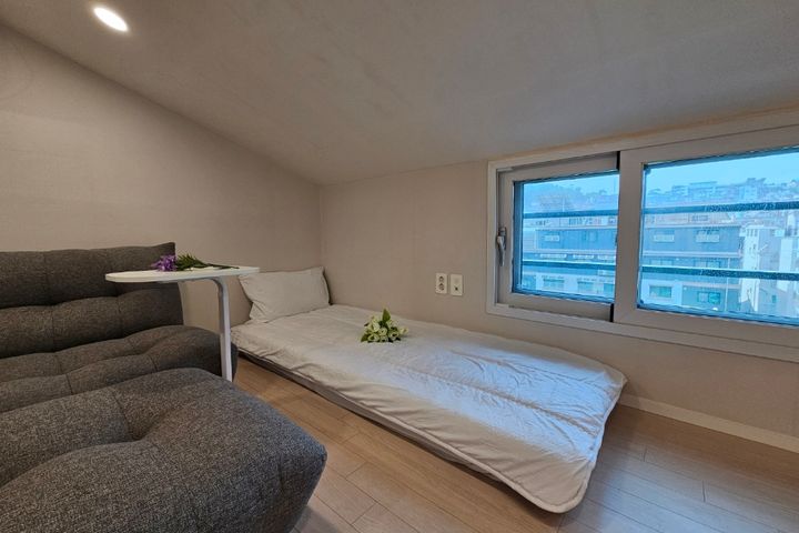Romantic Duplex with a Spacious Terrace 18th image