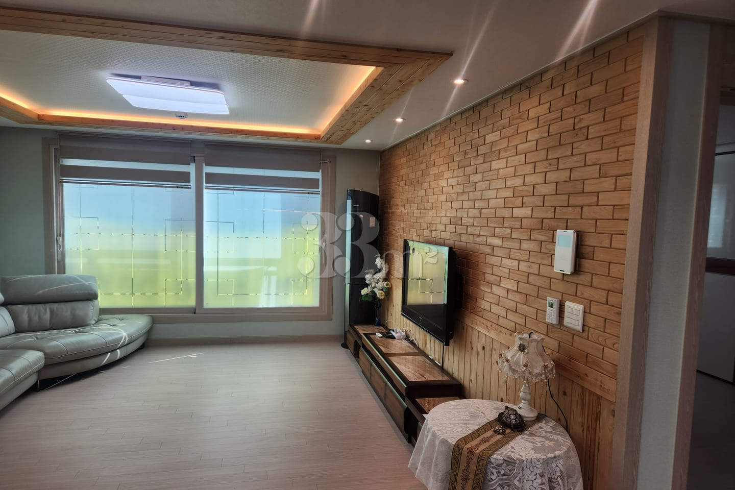 Gaom Modern South-Facing Fully Furnished Thre 1th image