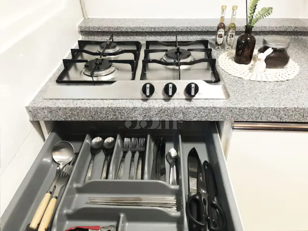 Gangnam Yeoksam Two-Bedroom Apartment with Fu 17th image