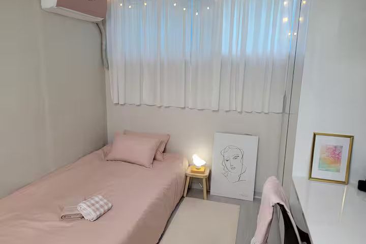 Newly opened, 9 minutes from Hongik Universit 3th image