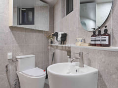 RB HOUSE 302 9th image