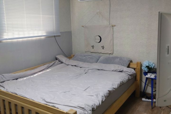 Affordable studio apartments in Hongdae 6th image