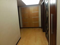 50-pyeong apartment, 4 rooms, 2 bathrooms 4th image