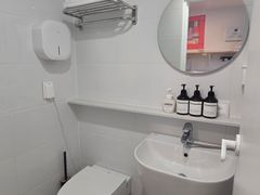 Room 302 7th image