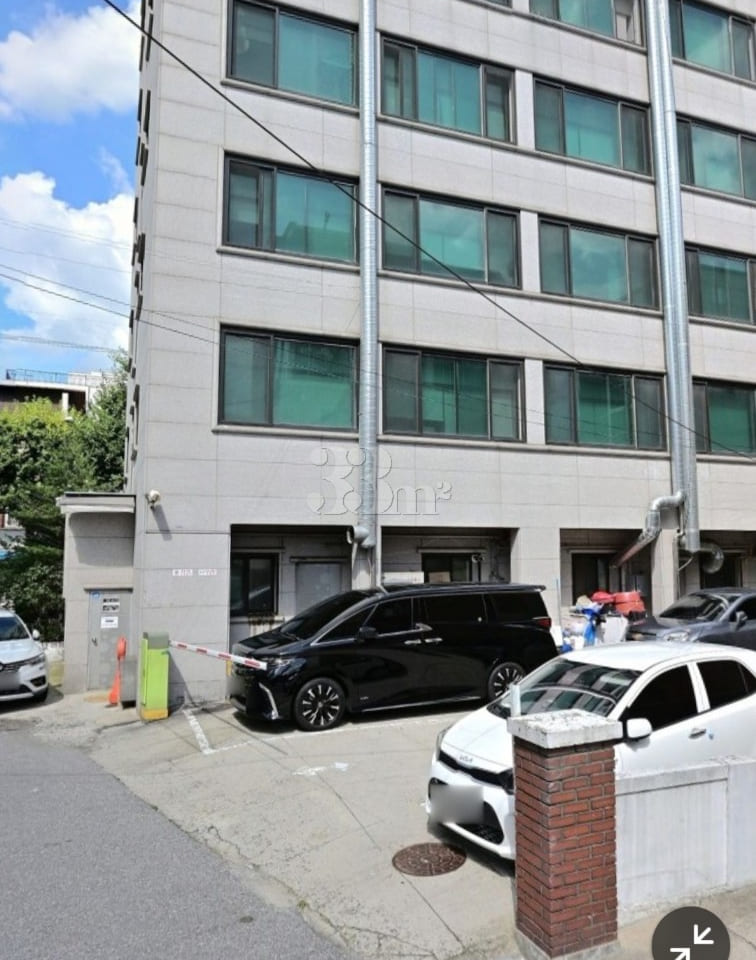 Studio apartment with a balcony 4th image