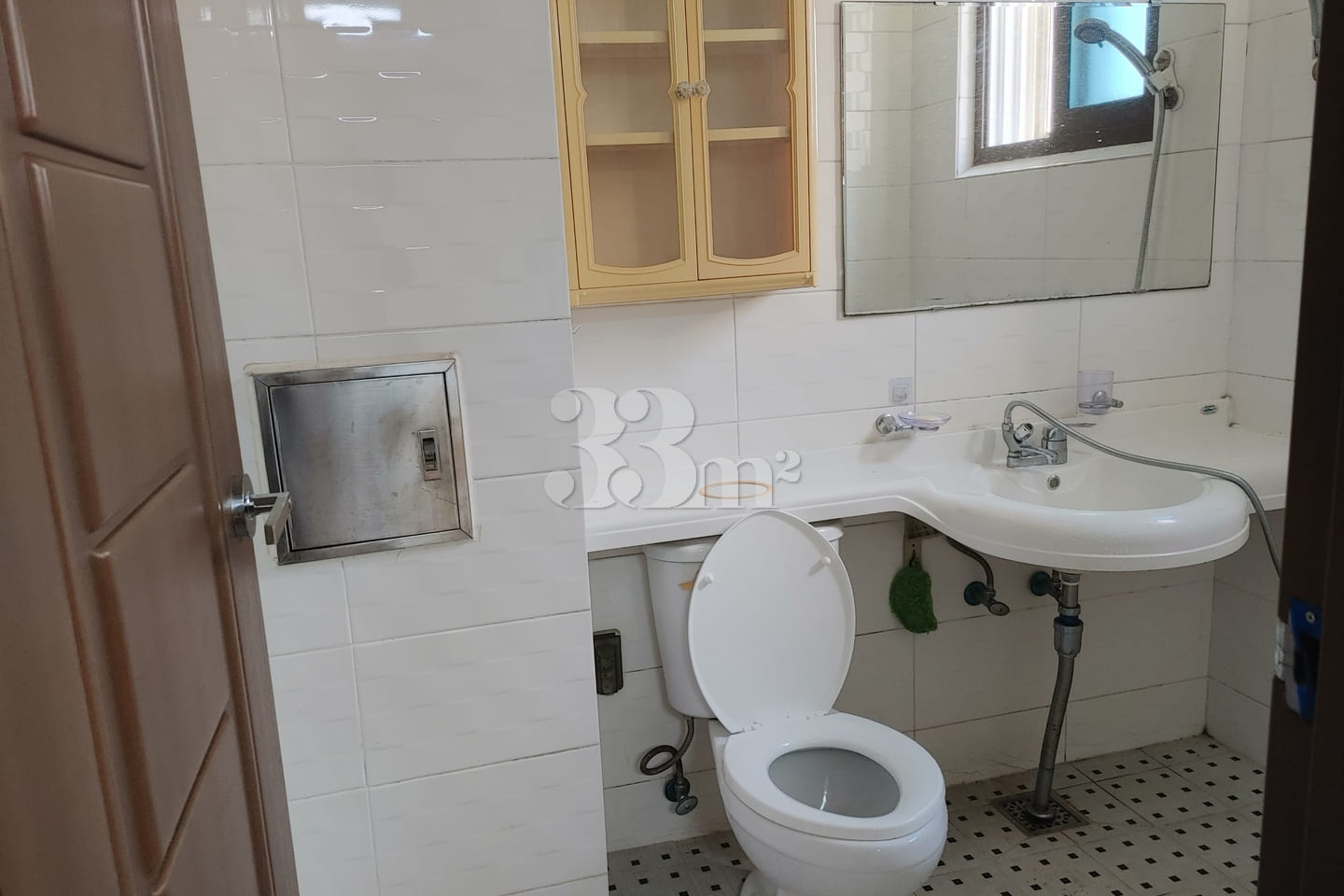 Spacious Studio Apartment in Sinchang-dong (U 6th image
