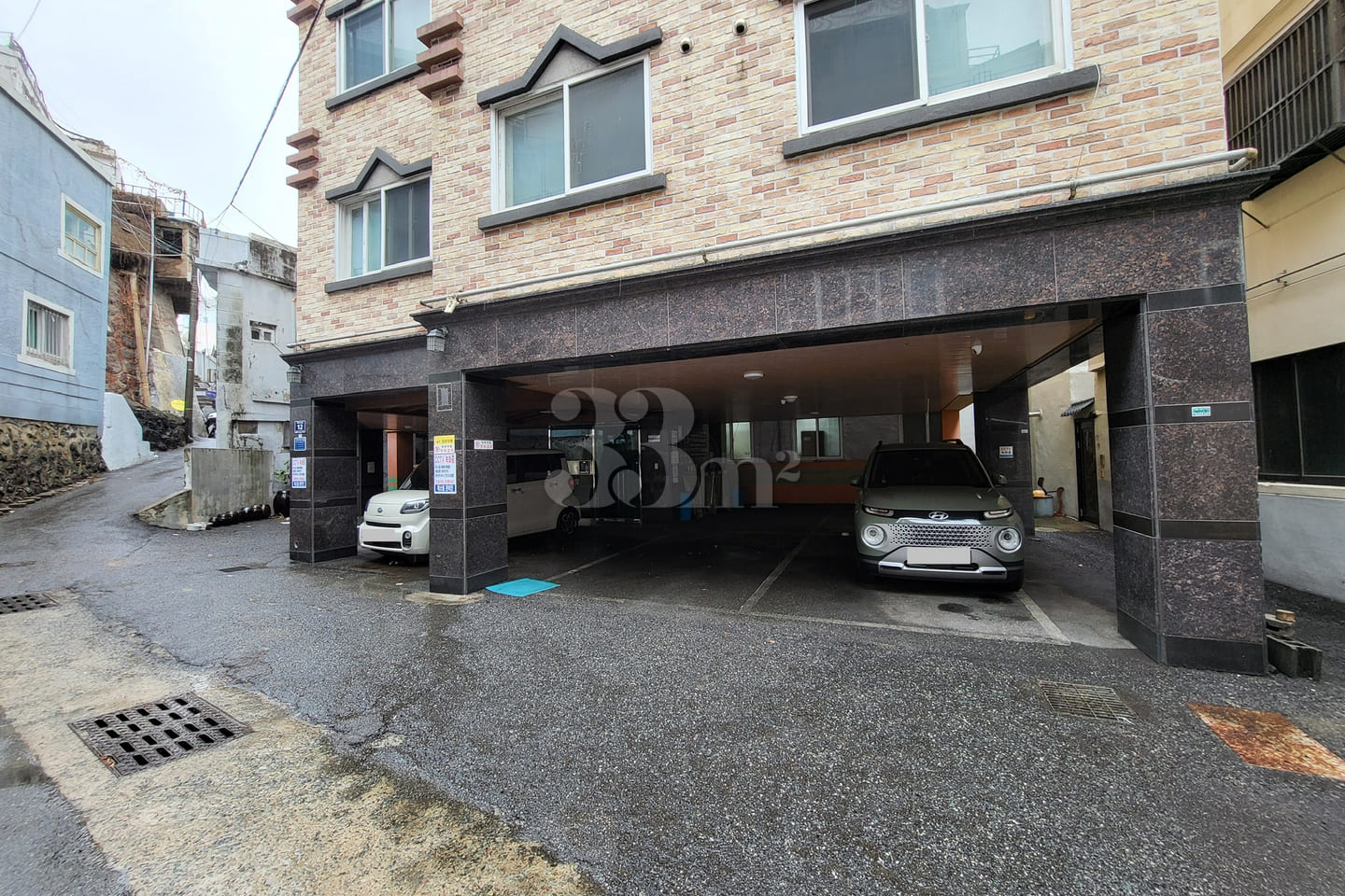Fully furnished studio apartment near the cen 14th image