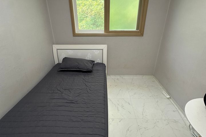 A charming accommodation tucked away in an al 16th image