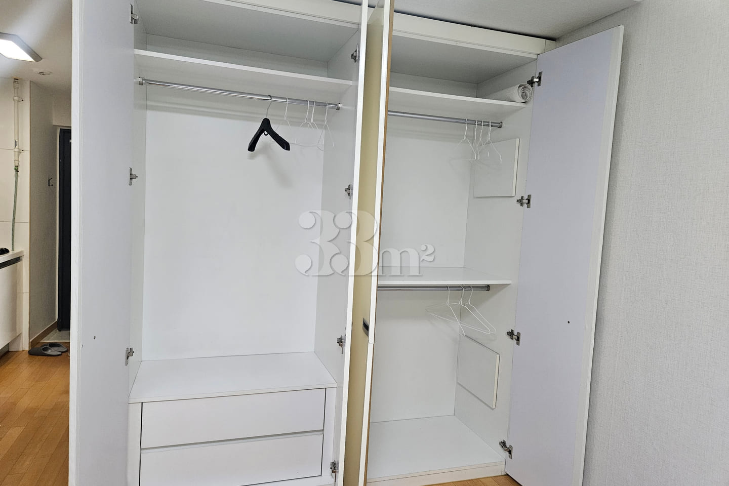 High-rise, fully furnished unit near Bangbae/ 13th image