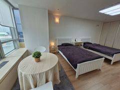 🎯 Fully furnished and remodeled apartment in 4th image