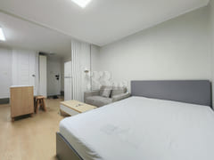 Fully furnished studio, 7-minute walk from Se 8th image