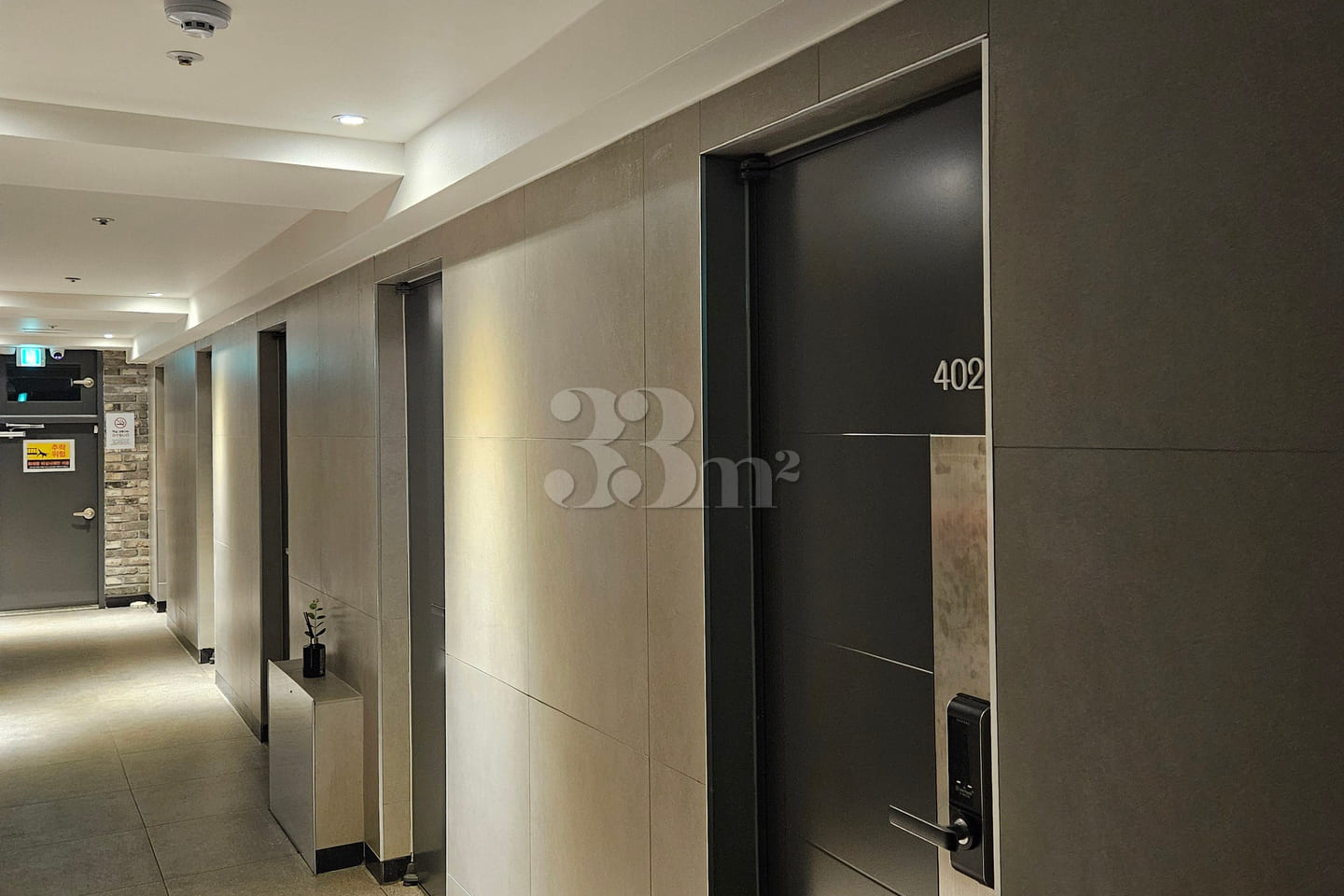 Premium Gogo Stay B 14th image