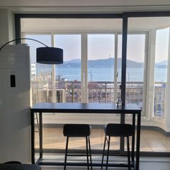 3-bedroom apartment with an ocean view Unit Image